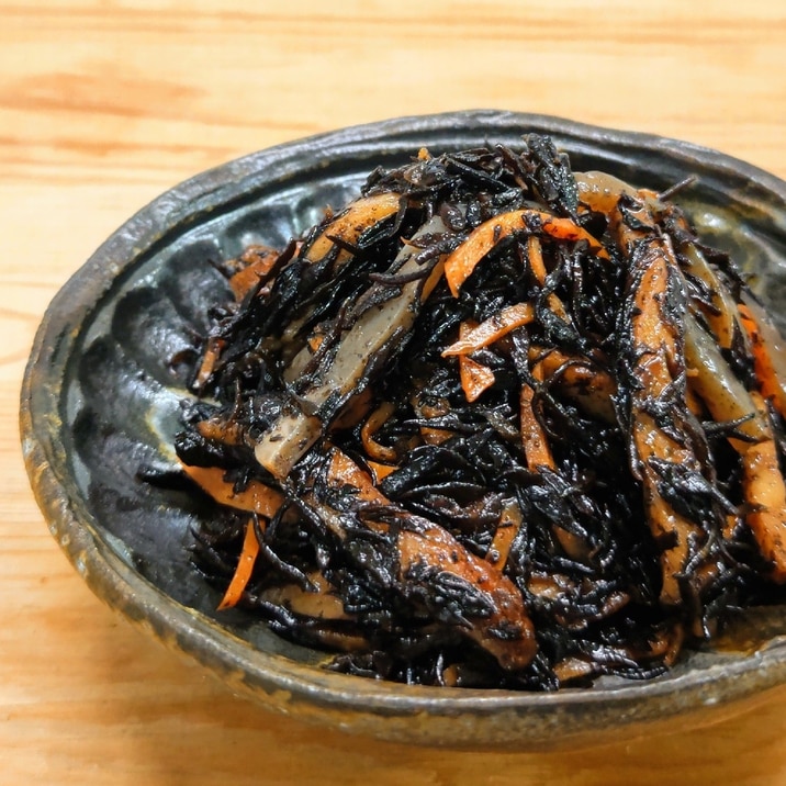 “うまかばい”で簡単!『ひじきとこんにゃくの煮物』